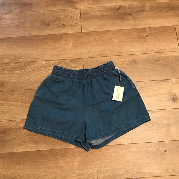 NWT Universal Thread Denim Women’s Shorts (Size M) - Picture 2 of 14